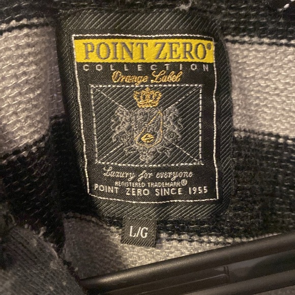 Point Zero Quarter Zip - Picture 2 of 5